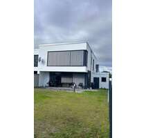 Haus zum Mieten in Rötha 2.190,00 € 165 m²