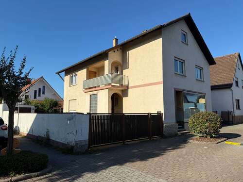 Foto - Haus zum Kaufen in Linkenheim-Hochstetten 419.000,00 € 173 m²