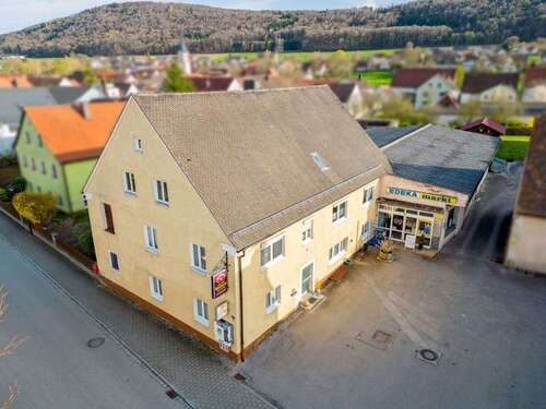 Foto - Haus zum Kaufen in Treuchtlingen 449.000,00 € 303.12 m²