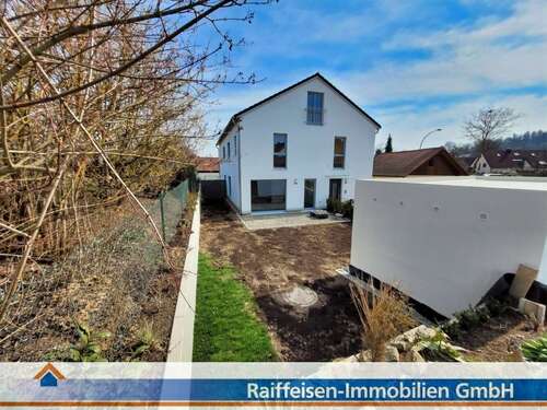 Foto - Haus zum Kaufen in Obertraubling 699.000,00 € 141 m²