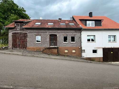 Foto - Haus zum Kaufen in Diemelsee 239.000,00 € 293 m²