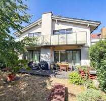 Haus zum Kaufen in Oberursel 2.450.000,00 € 388.83 m²