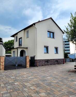 Foto - Haus zum Kaufen in Dreieich 899.000,00 € 235.85 m²