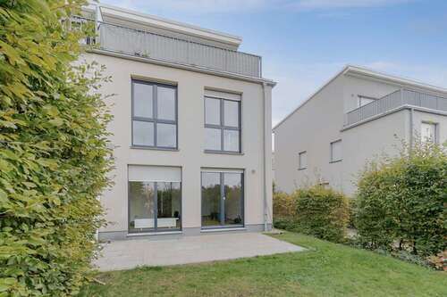 Foto - Haus zum Mieten in Düsseldorf Gerresheim 2.454,20 € 175.3 m²