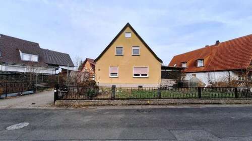 Foto - Haus zum Kaufen in Sand am Main 179.200,00 € 124 m²