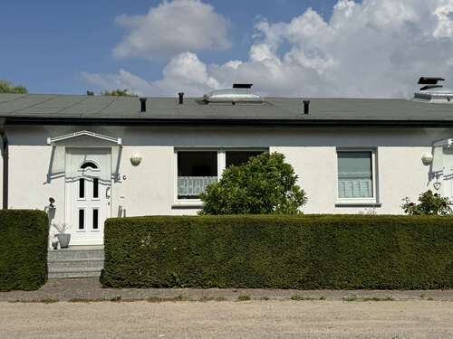 Foto - Haus zum Mieten in Dorf Mecklenburg 665,00 € 73.84 m²