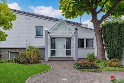 Foto - Haus zum Kaufen in Erftstadt 990.000,00 € 222 m²