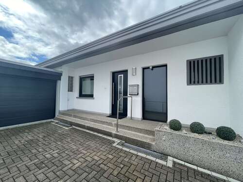 Foto - Haus zum Mieten in Mehlingen 1.850,00 € 187 m²