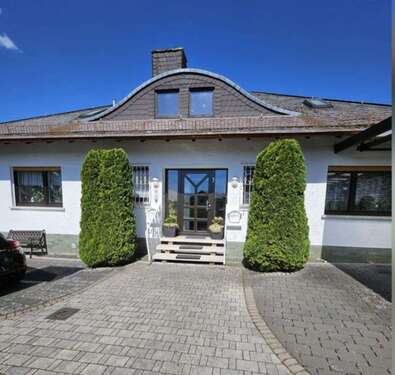 Foto - Haus zum Kaufen in Lollar 740.000,00 € 335.63 m²