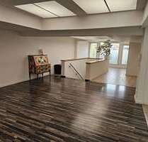 Haus zum Kaufen in Krefeld 479.000,00 € 275 m²