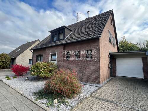 Foto - Haus zum Kaufen in Mönchengladbach-Wickrath 435.000,00 € 124 m²