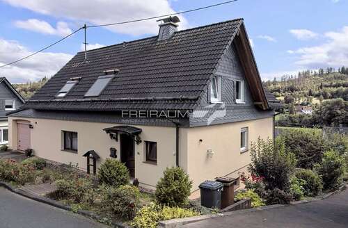 Foto - Haus zum Kaufen in Hilchenbach Allenbach 360.000,00 € 165 m²