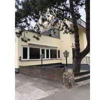 Büro in Düsseldorf Rath 1.300,00 € 167.5 m² - Düsseldorf / Rath