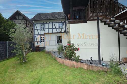 Foto - Haus zum Kaufen in Solms 299.000,00 € 217 m²