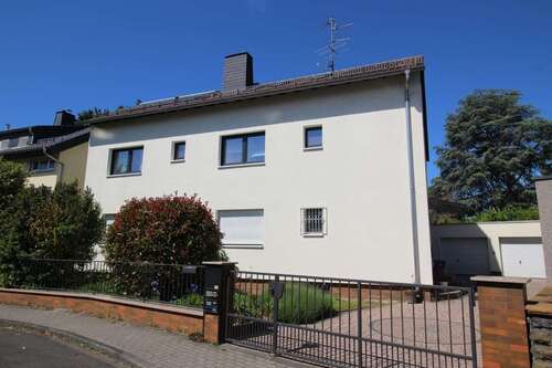 Foto - Haus zum Kaufen in Flörsheim 849.000,00 € 293 m²