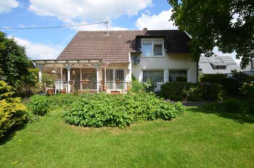 Foto - Haus zum Kaufen in Sankt Augustin Birlinghoven 375.000,00 € 140 m²