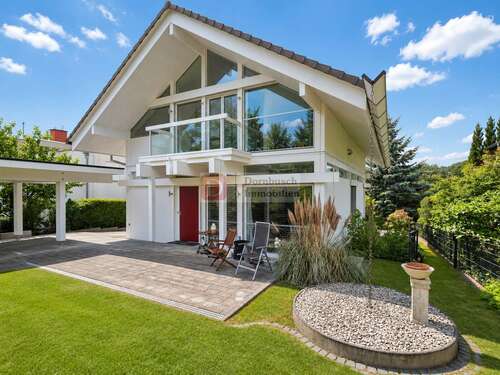 Foto - Haus zum Kaufen in Frankfurt am Main Niederursel 1.750.000,00 € 222 m²