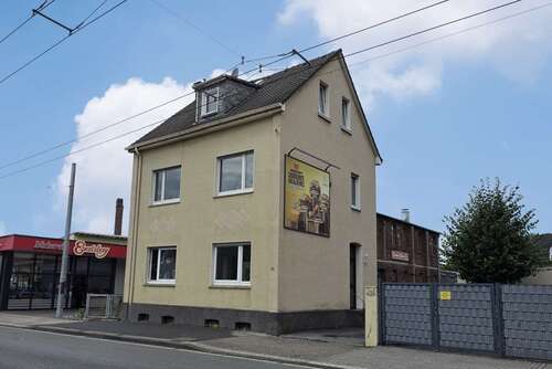 Foto - Haus zum Kaufen in Solingen 268.000,00 € 181 m²