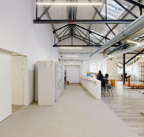 Halle in Berlin 16.000,00 € 975.92 m²