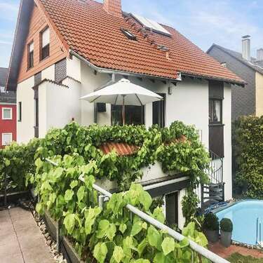 Foto - Haus zum Kaufen in Bonn-Holzlar 696.000,00 € 238 m²