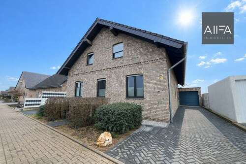 Foto - Haus zum Kaufen in Niederzier 495.000,00 € 222 m²