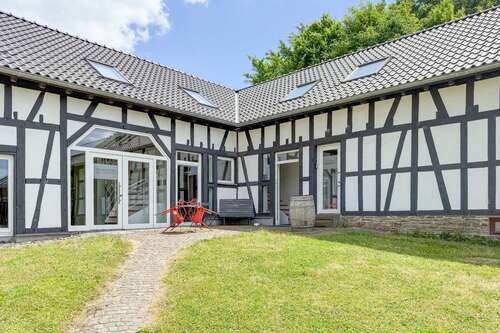 Foto - Büro in Rösrath 1.827,00 € 117.87 m²