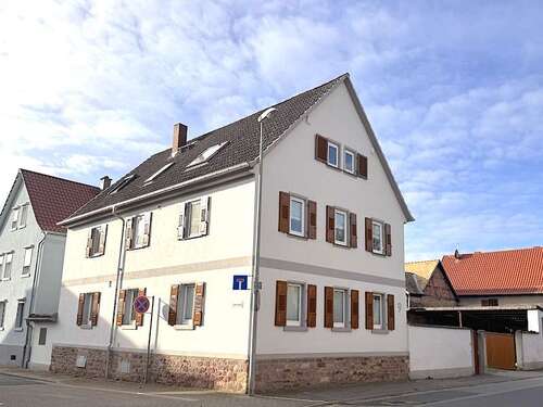 Foto - Haus zum Kaufen in Groß-Gerau Wallerstädten 699.900,00 € 238 m²