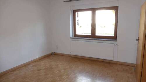 Foto - Wohnung zum Mieten in Hohndorf 300,00 € 63 m²