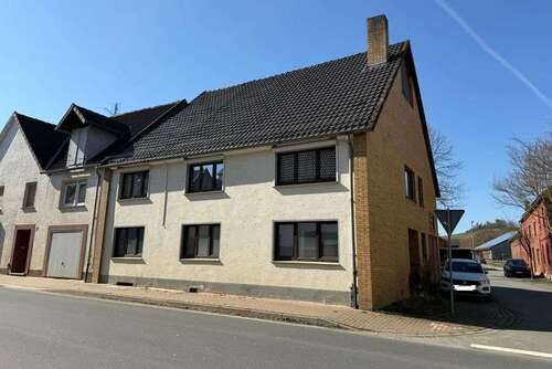 Foto - Haus zum Kaufen in Brakel 148.000,00 € 140 m²