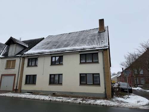 Foto - Haus zum Kaufen in Brakel 148.000,00 € 140 m²
