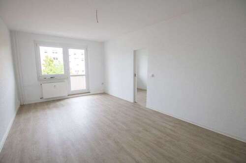 Foto - Wohnung zum Mieten in Halle (Saale) 344,00 € 68.63 m²