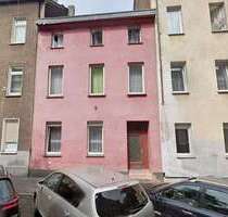 Haus zum Kaufen in Duisburg 200.000,00 € 270 m²