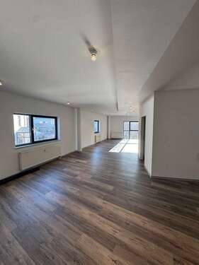 Foto - Büro in Dresden 940,00 € 94 m² - 940,00&nbsp;EUR Kaltmiete, ca.&nbsp; 94,00&nbsp;m&sup2;