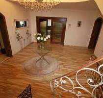 Haus zum Mieten in Neukeferloh 5.500,00 € 490 m²