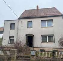 Haus zum Kaufen in Erlbach-Kirchberg 73.000,00 € 100 m²