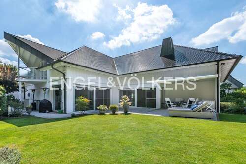 Foto - Haus zum Kaufen in Limburgerhof 1.490.000,00 € 407 m²