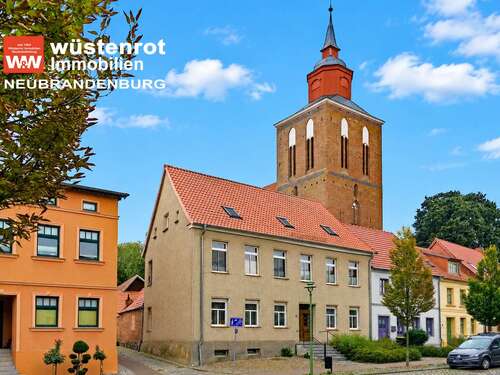 Foto - Haus zum Kaufen in Altentreptow 195.000,00 € 260 m²