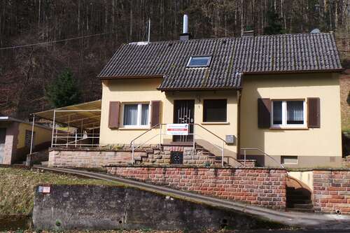 Foto - Haus zum Kaufen in Trippstadt 249.000,00 € 125 m²