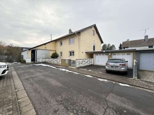 Foto - Haus zum Kaufen in Niederdorfelden 850.000,00 € 194 m²