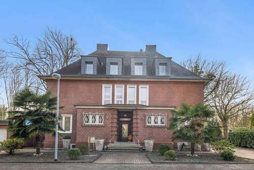 Foto - Haus zum Kaufen in Hürth 1.490.000,00 € 619 m²