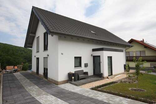 Foto - Haus zum Kaufen in Offenbach-Hundheim 437.000,00 € 192 m²