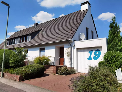 Foto - Haus zum Kaufen in Neuss 835.000,00 € 250.66 m²