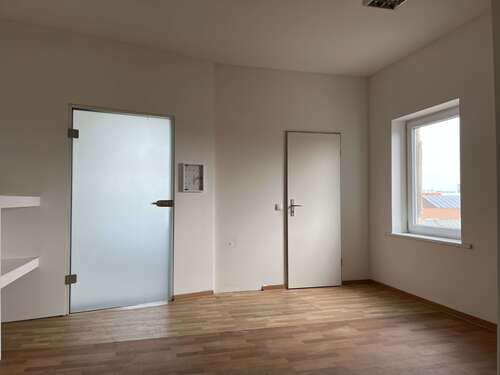 Foto - Büro in Berlin 816,00 € 68 m² - 816,00&nbsp;EUR Kaltmiete, ca.&nbsp; 68,00&nbsp;m&sup2;