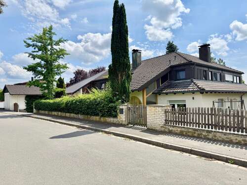 Foto - Haus zum Kaufen in Igensdorf 1.090.000,00 € 287 m²