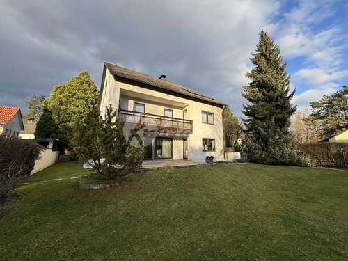 Foto - Haus zum Mieten in Augsburg 1.990,00 € 166 m²