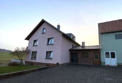 Foto - Haus zum Kaufen in Brakel Auenhausen 248.000,00 € 200 m²