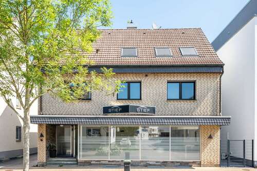 Foto - Haus zum Kaufen in Leopoldshöhe 629.900,00 € 299 m²