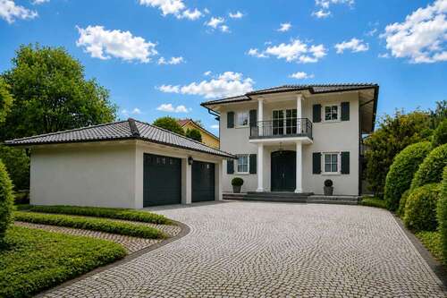 Foto - Haus zum Kaufen in Hamburg-Lemsahl-Mellingstedt 1.730.000,00 € 260.75 m²
