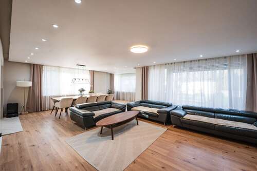 Foto - Haus zum Kaufen in Eschweiler 480.000,00 € 221 m²