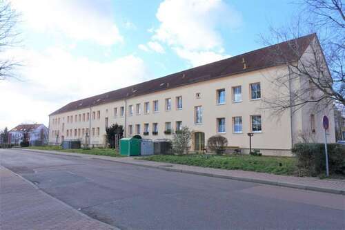 Foto - Wohnung zum Mieten in Braunsbedra 328,00 € 50.22 m²